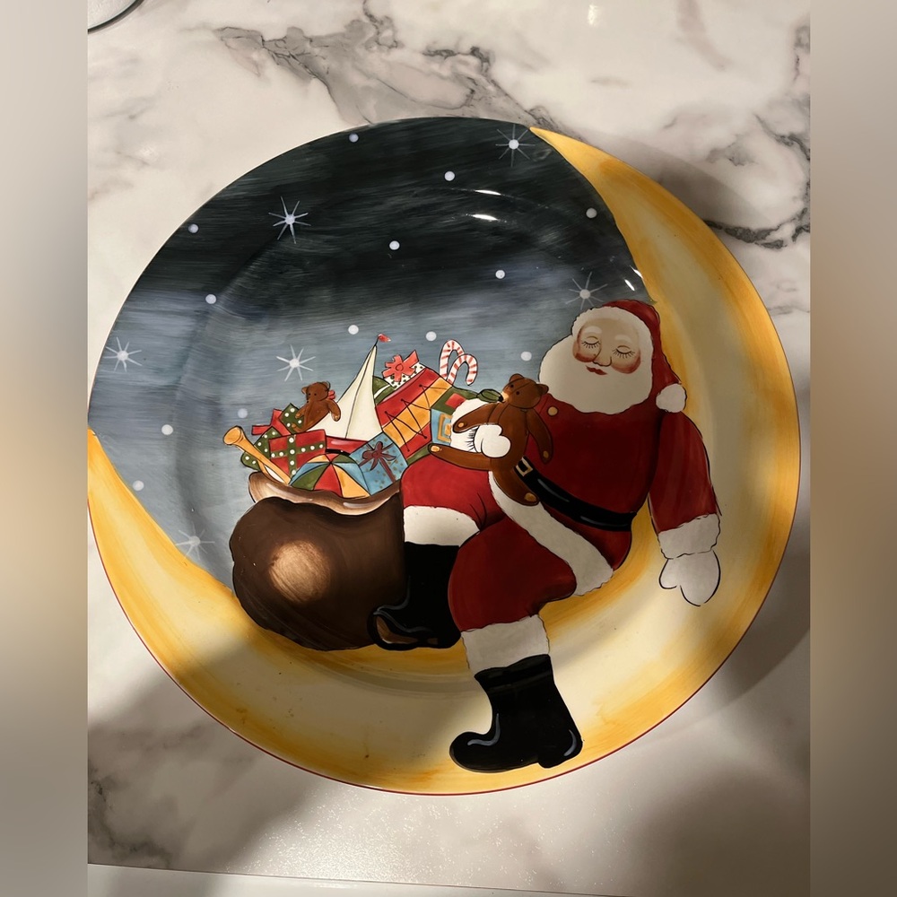Oneida Santa and Gifts Holiday Plate